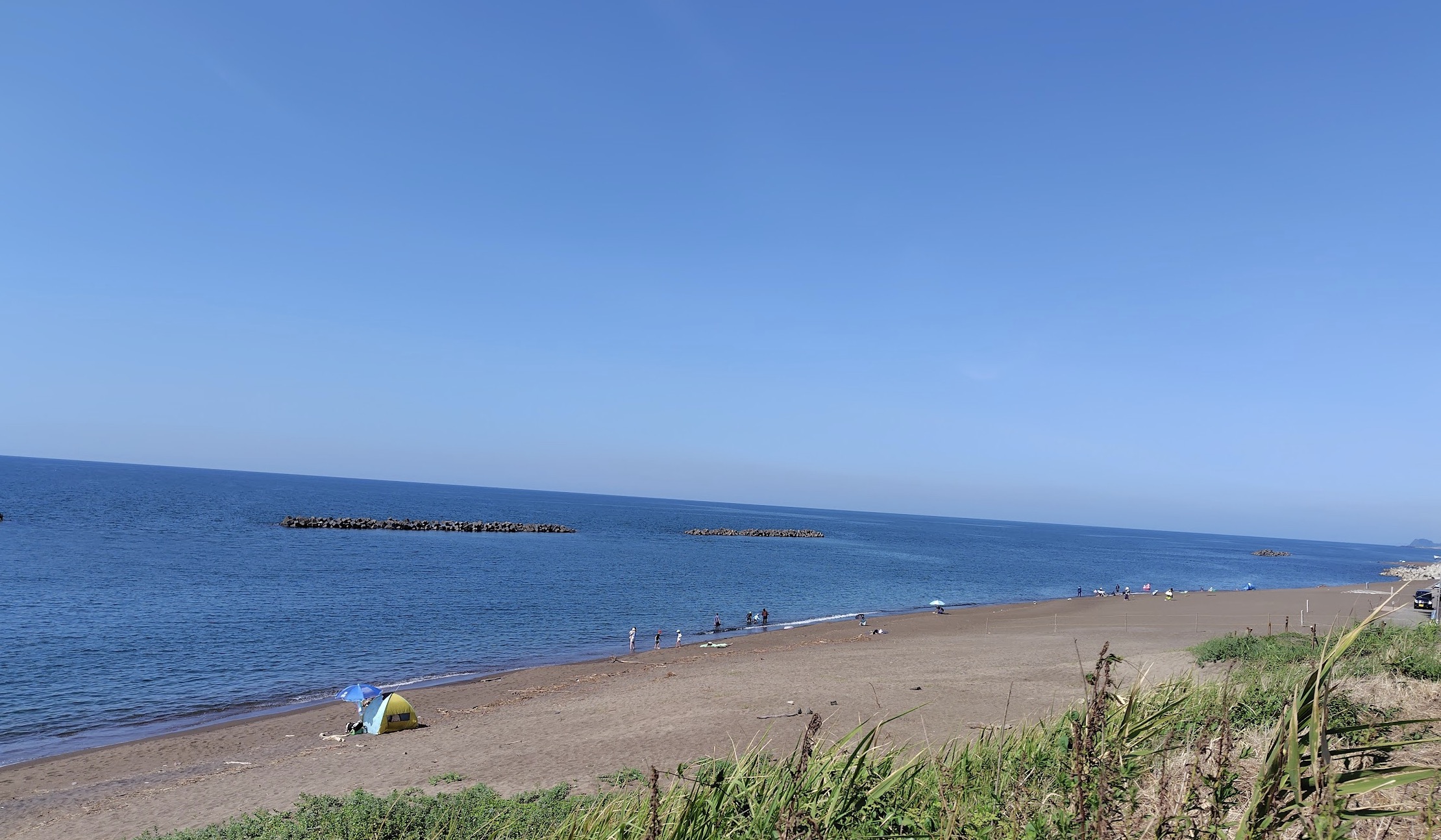 昼の鵜の浜海岸
